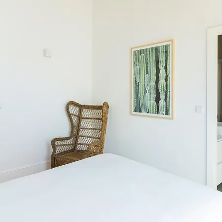 Stunning 3br Flat In Flores By Lovelystay * 波尔图