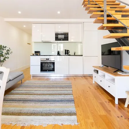Stunning 3br Flat In Flores By Lovelystay * 波尔图