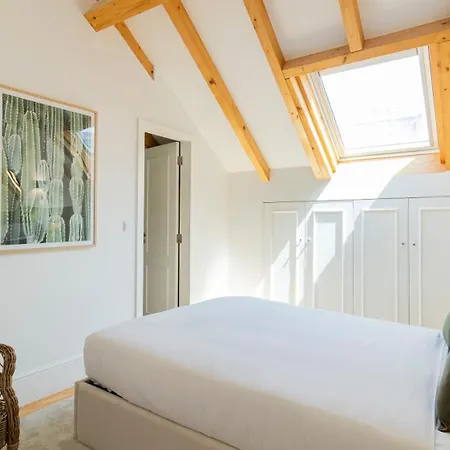 Stunning 3br Flat In Flores By Lovelystay